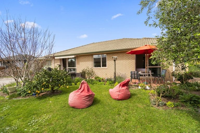 Photo of property in 11 Raabia Close, Parakai, 0830