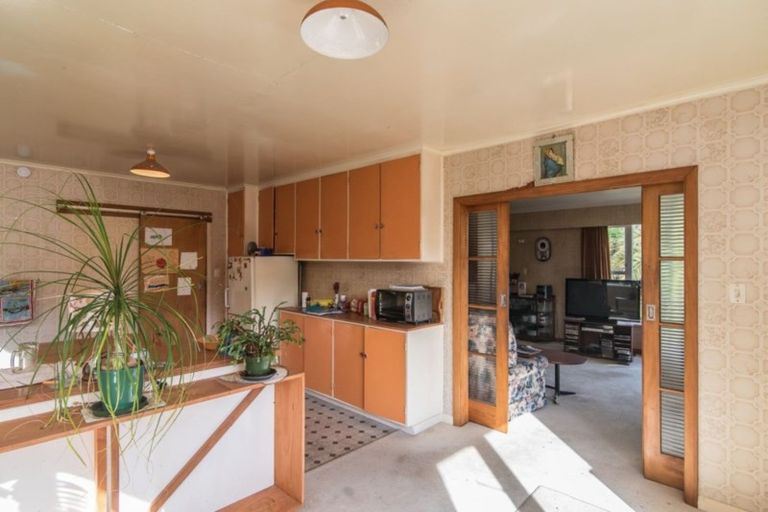 Photo of property in 27 Robertson Street, Owhiro Bay, Wellington, 6023