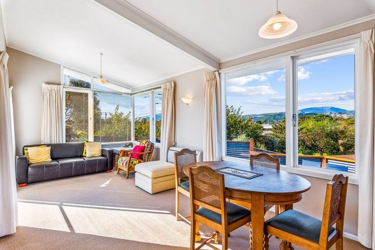 Photo of property in 18 Rua Road, Paraparaumu Beach, Paraparaumu, 5032