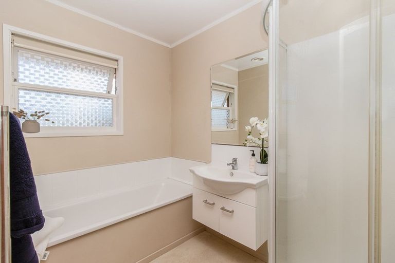 Photo of property in 47 Grand Vue Road, Kawaha Point, Rotorua, 3010