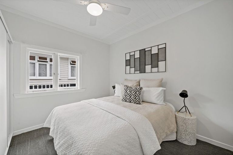 Photo of property in 24 Alberta Street, Point Chevalier, Auckland, 1022