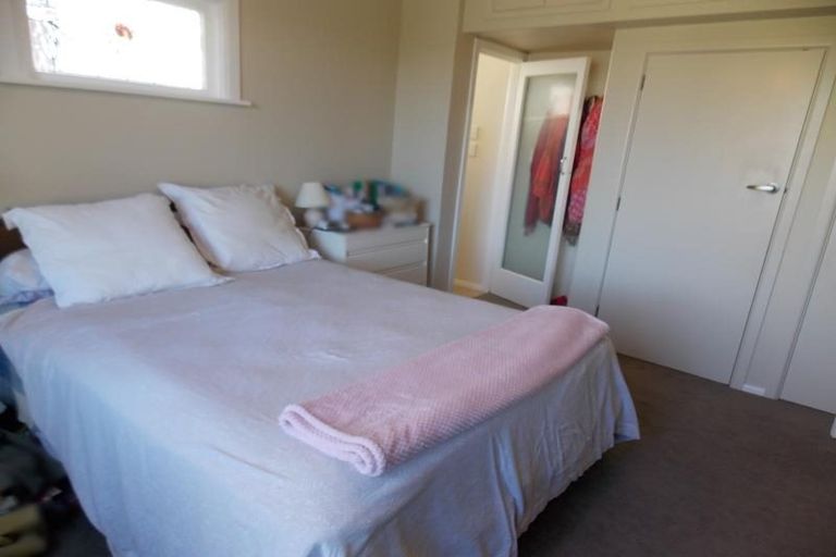 Photo of property in 32 Beauchamp Street, Karori, Wellington, 6012