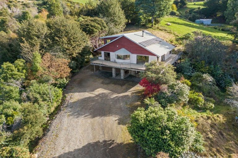 Photo of property in 121 Hall Road, Sawyers Bay, Port Chalmers, 9023