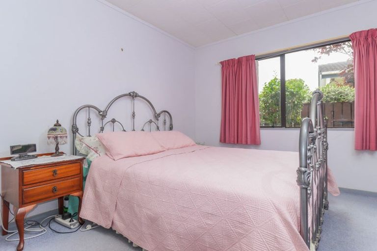 Photo of property in 72 Geraldine Crescent, Cloverlea, Palmerston North, 4412