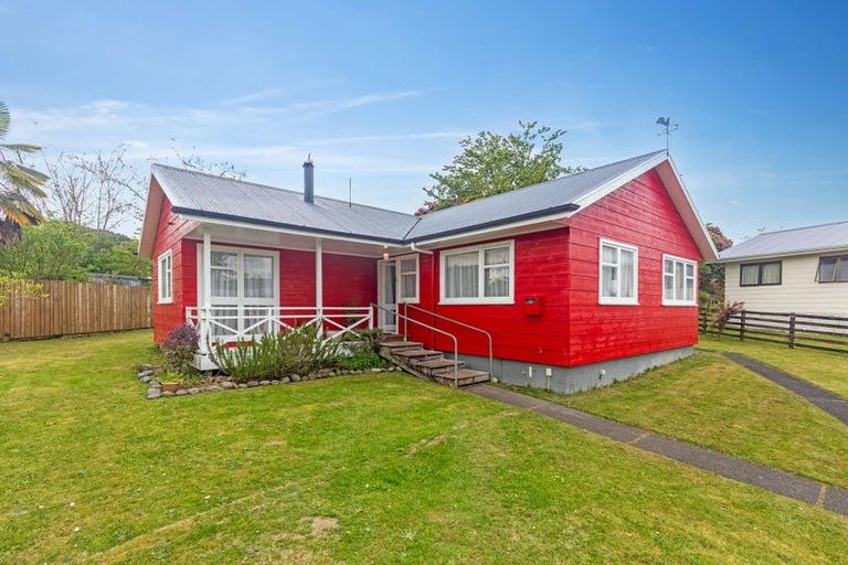 Photo of property in 12 Falkner Park, Taumarunui, 3920