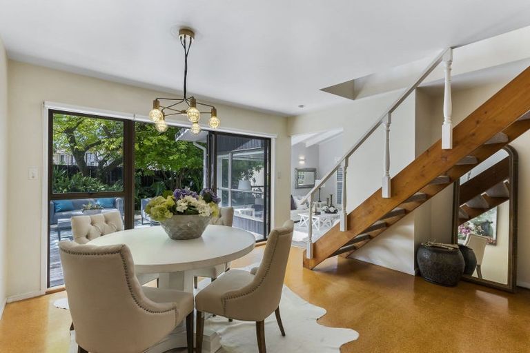 Photo of property in 3 Fielding Crescent, Farm Cove, Auckland, 2012