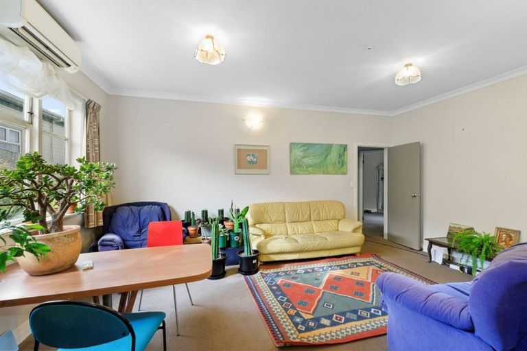 Photo of property in 88 Eden Street, Island Bay, Wellington, 6023