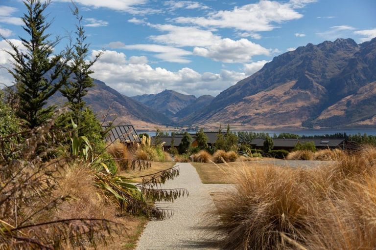 Photo of property in 41 Cappie Drive, Jacks Point, Queenstown, 9371