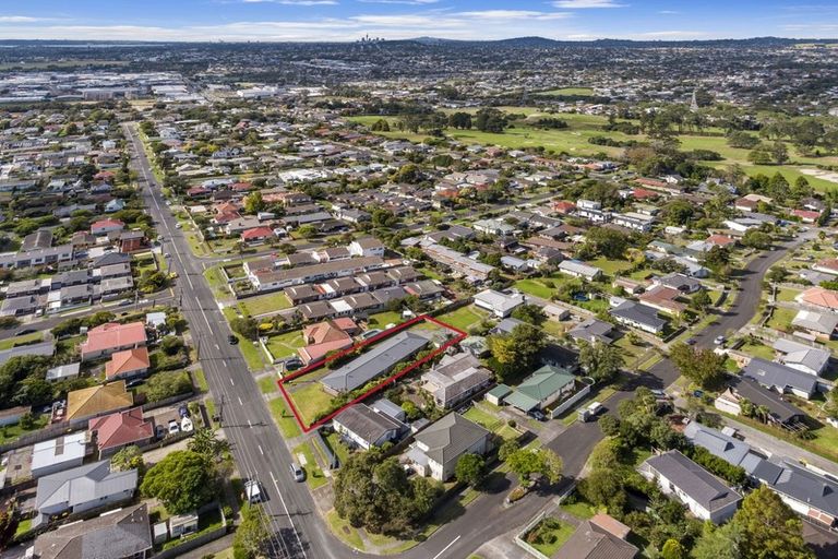 Photo of property in 132 Astley Avenue, New Lynn, Auckland, 0600