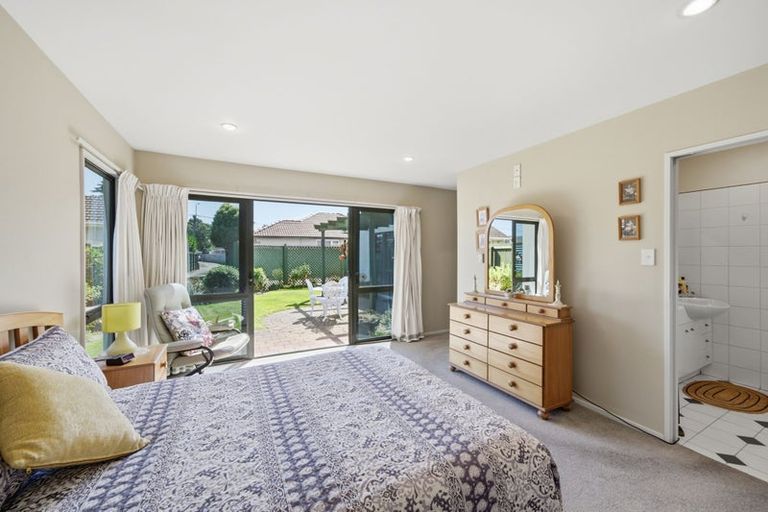 Photo of property in 2/139 Maidstone Road, Ilam, Christchurch, 8041