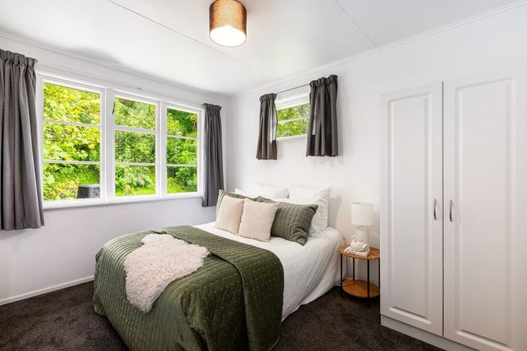 Photo of property in 16 Rintoul Grove, Stokes Valley, Lower Hutt, 5019