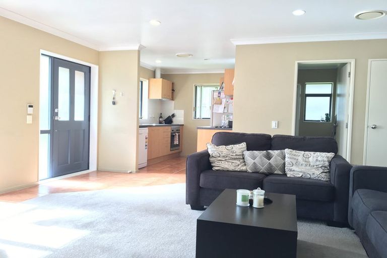 Photo of property in 1 Tir Conaill Avenue, Flat Bush, Auckland, 2019