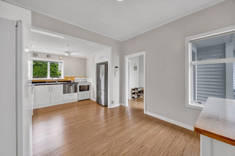 Photo of property in 74 Puriri Street, Hawera, 4610