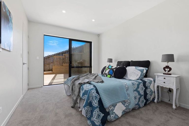 Photo of property in 15a Living Stream Road, Albany Heights, Auckland, 0632