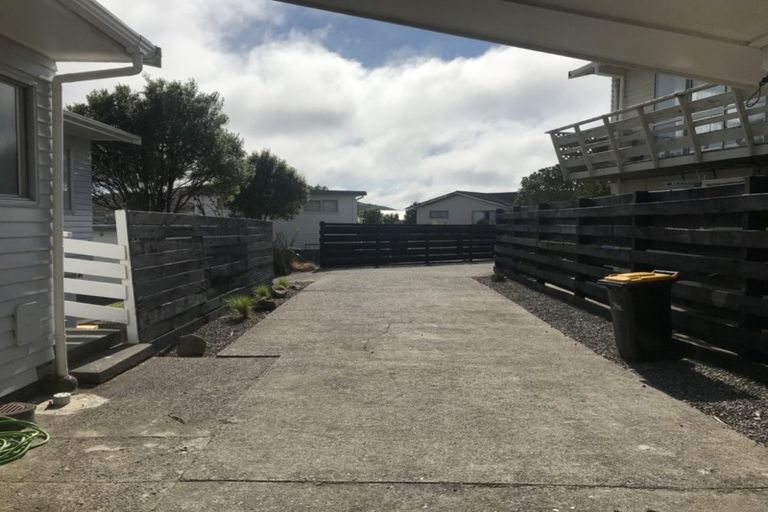 Photo of property in 59 Baylands Drive, Newlands, Wellington, 6037