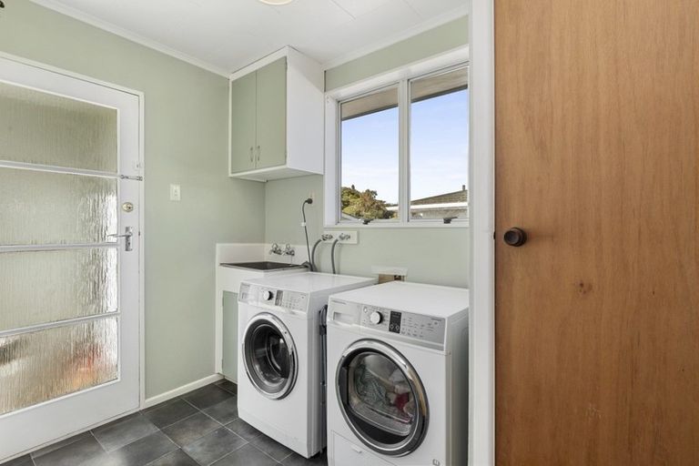 Photo of property in 186 Major Drive, Kelson, Lower Hutt, 5010