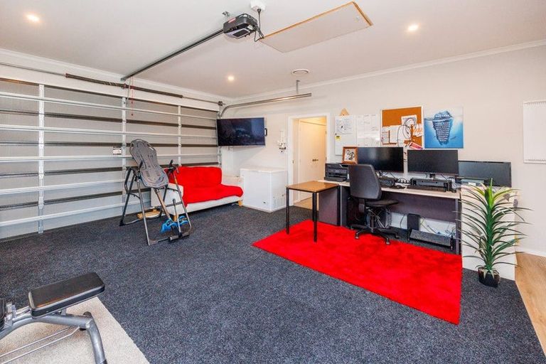 Photo of property in 11a Belvedere Crescent, Takaro, Palmerston North, 4412