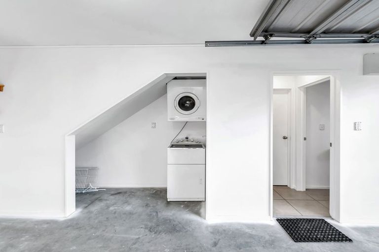 Photo of property in 4/1010 Colombo Street, St Albans, Christchurch, 8014