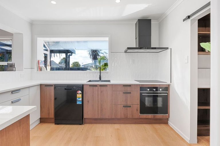 Photo of property in 152 Sandwich Road, St Andrews, Hamilton, 3200