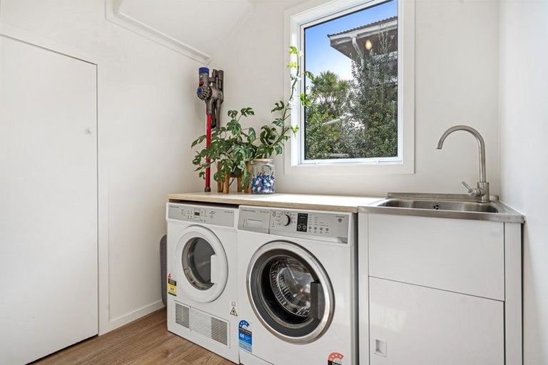 Photo of property in 8 James Mcleod Road, Shelly Beach, Helensville, 0874