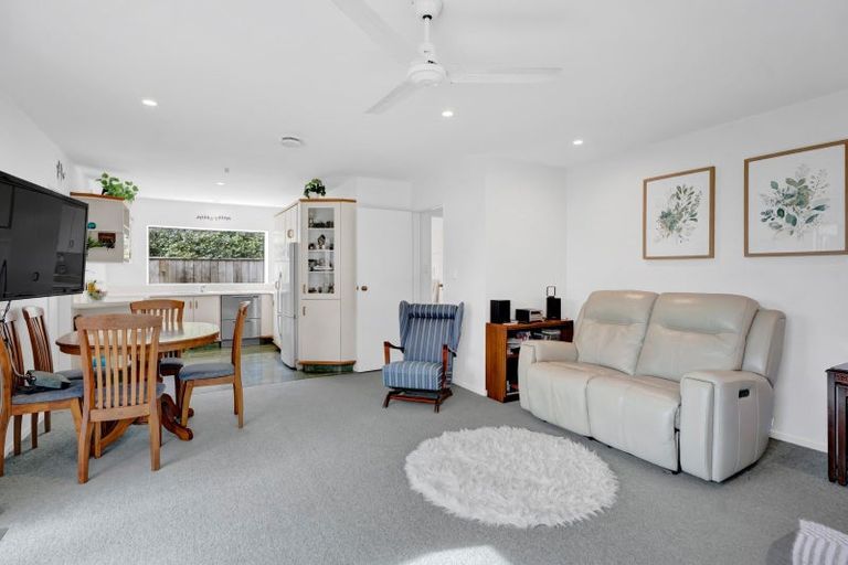 Photo of property in 35a Tukapa Street, Westown, New Plymouth, 4310