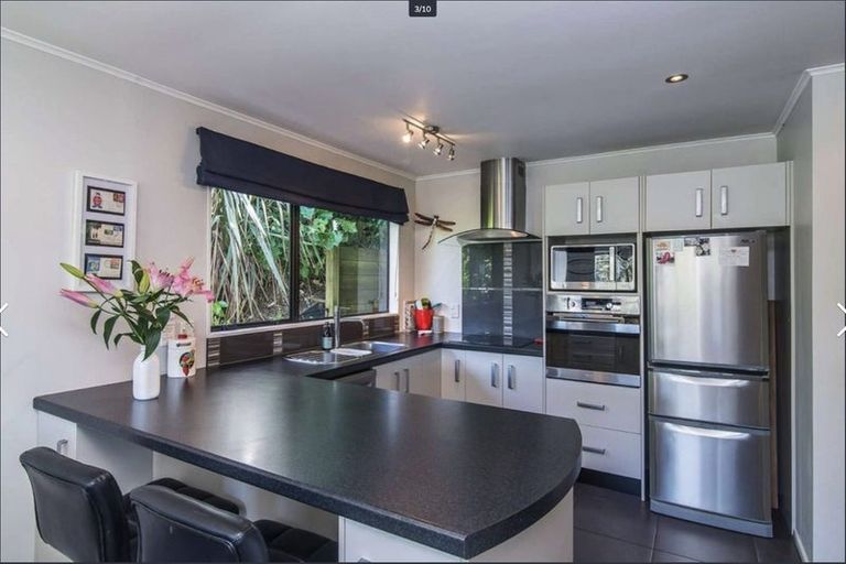 Photo of property in 128 Ironside Road, Johnsonville, Wellington, 6037