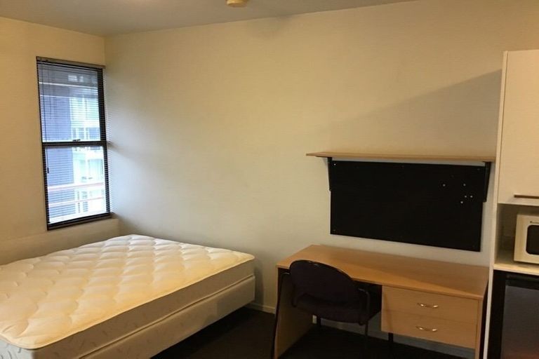 Photo of property in Orange Apartments/victoria Centr, 902/169 The Terrace, Wellington Central, Wellington, 6011