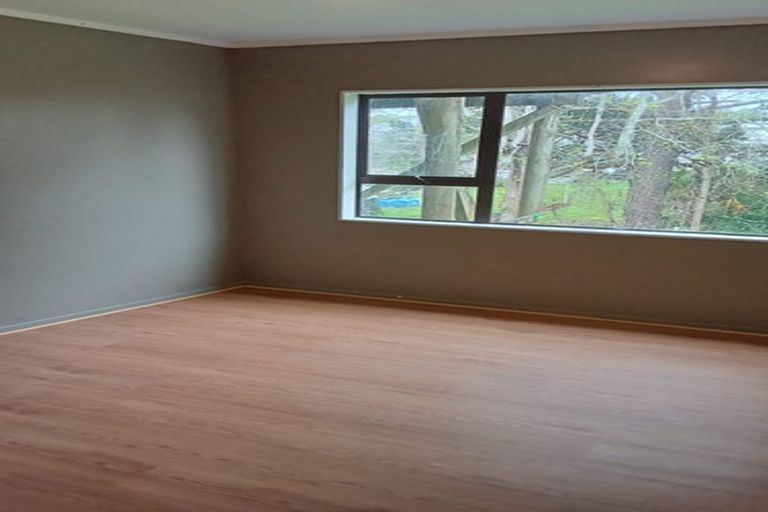 Photo of property in 12a Sabulite Road, Kelston, Auckland, 0602