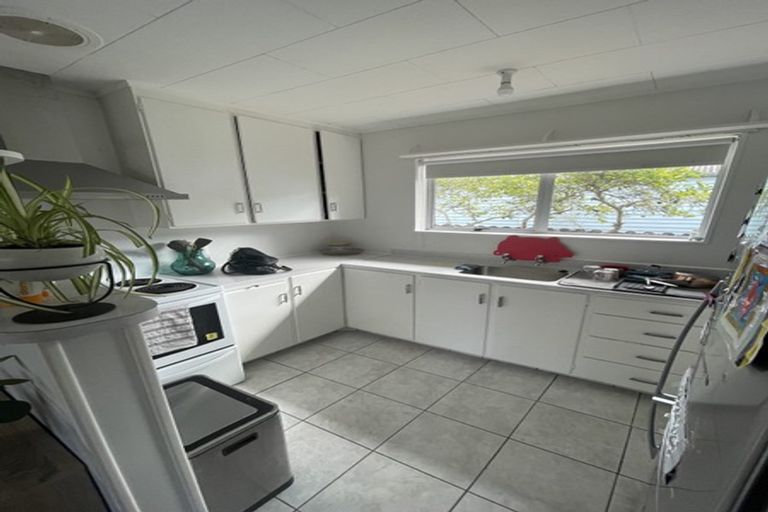 Photo of property in 2/16 Akehurst Avenue, New Lynn, Auckland, 0600
