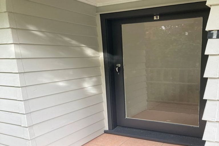 Photo of property in 17 Lemnos Place, Titirangi, Auckland, 0604