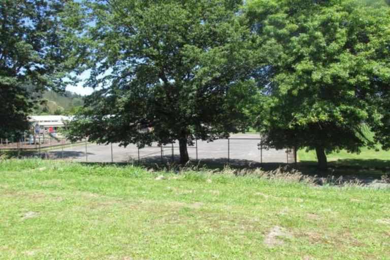 Photo of property in 19 Victory Street, Reefton, 7830