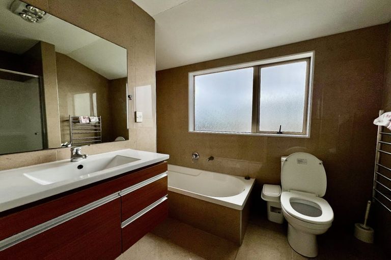 Photo of property in 19a Nile Road, Milford, Auckland, 0620