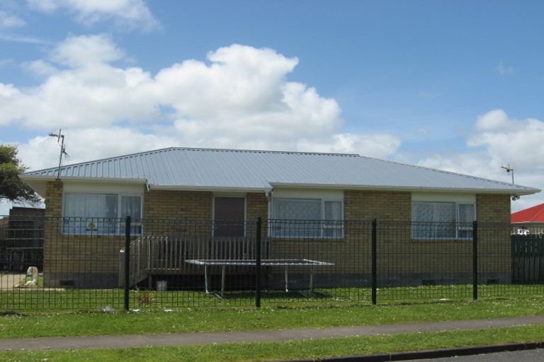 Photo of property in 111a Maplesden Drive, Clendon Park, Auckland, 2103