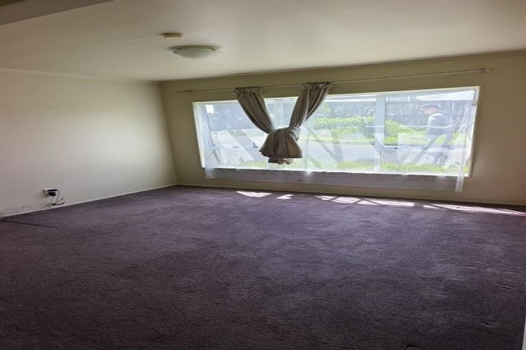 Photo of property in 1/3 Sunset Road, Totara Vale, Auckland, 0632