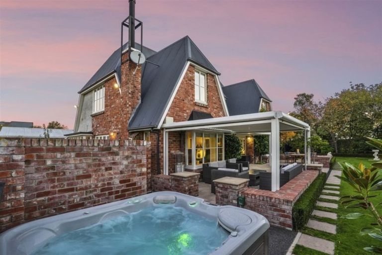 Photo of property in 28 Browns Road, St Albans, Christchurch, 8014