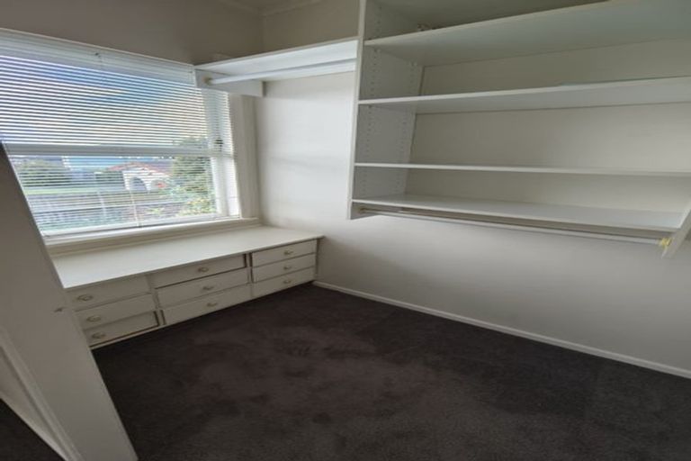 Photo of property in 1/3 Sunset Road, Totara Vale, Auckland, 0632