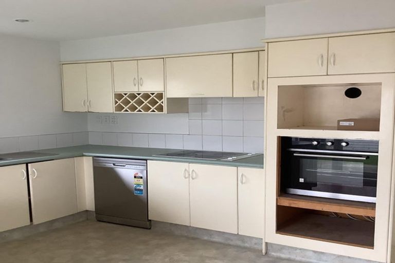 Photo of property in 18 Avonhead Road, Avonhead, Christchurch, 8042