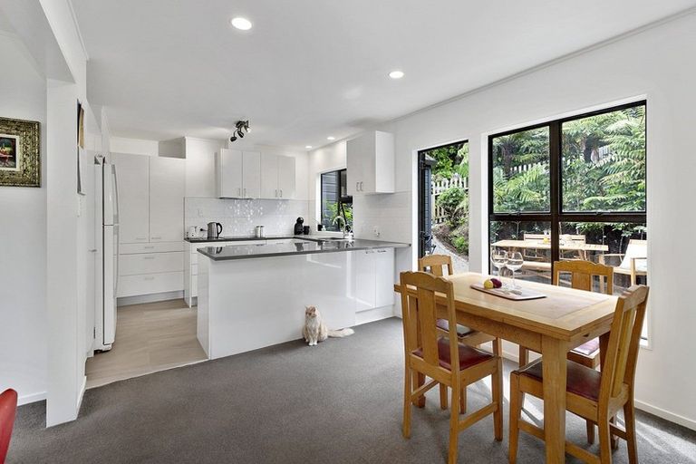 Photo of property in 10 Kimberley Way, Khandallah, Wellington, 6035