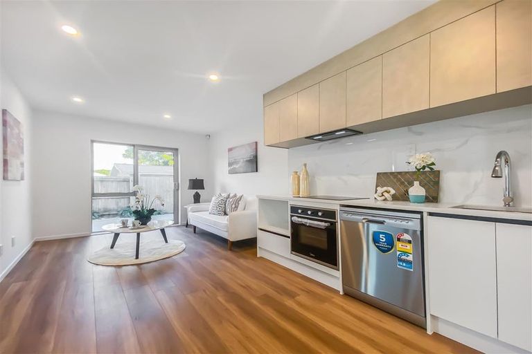 Photo of property in 3/38 Cape Road, Mangere, Auckland, 2022