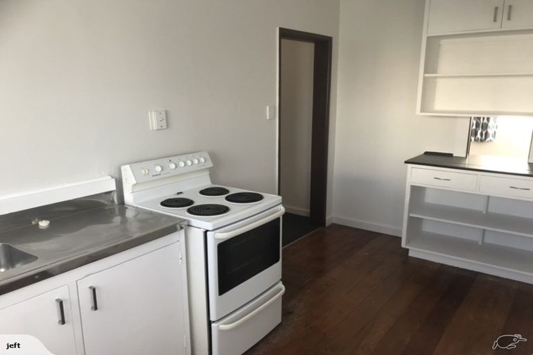 Photo of property in 229 Featherston Street, Palmerston North, 4410