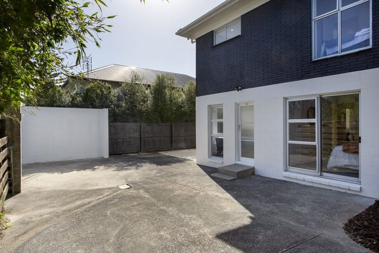 Photo of property in 4/34 Rewarewa Road, Te Atatu Peninsula, Auckland, 0610