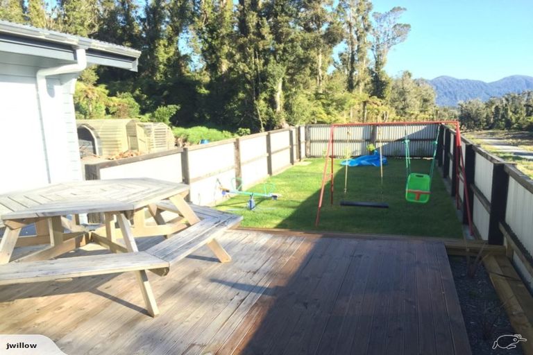 Photo of property in 2 Pioneer Drive, Lake Tekapo, 7999