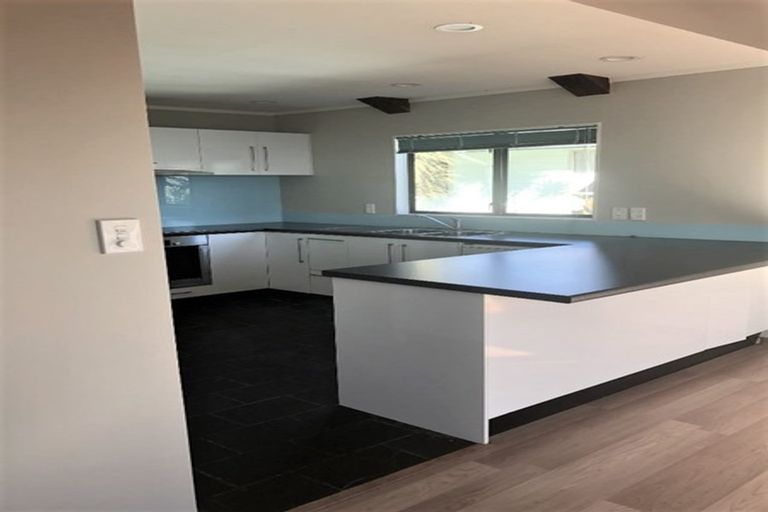 Photo of property in 14 Pa Road, Pukerua Bay, 5026