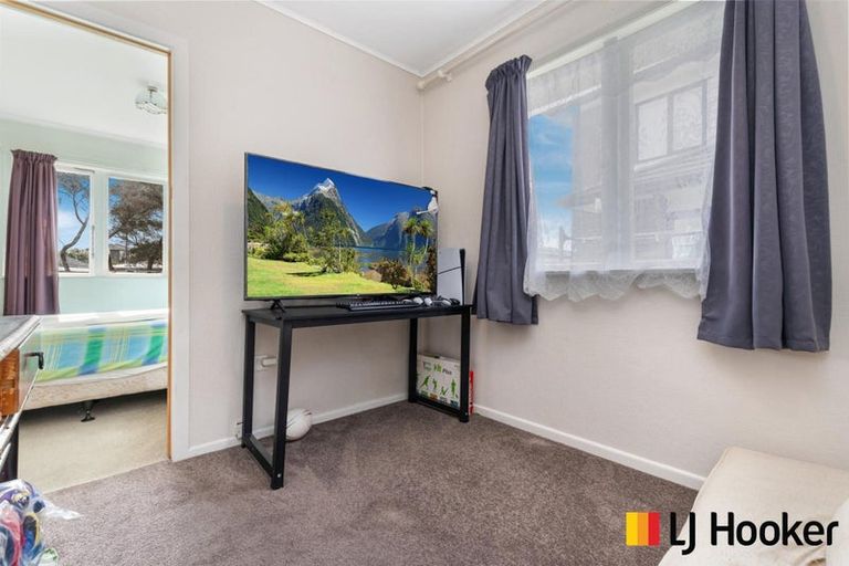 Photo of property in 5 Nield Road, Manurewa, Auckland, 2102