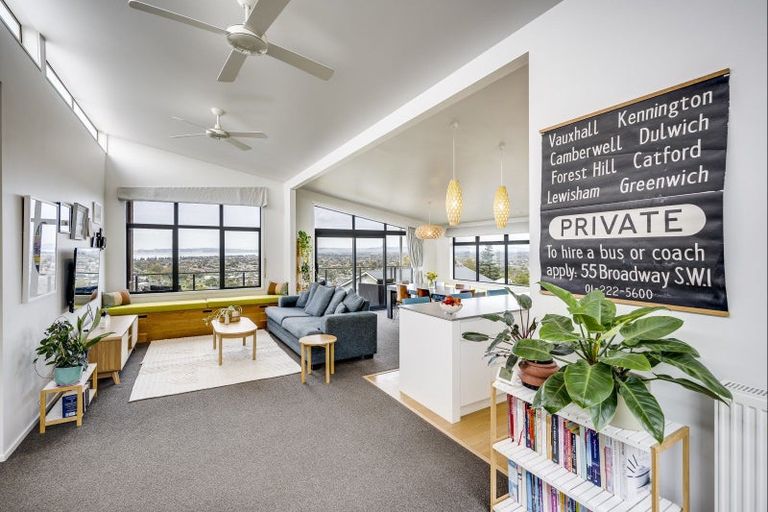 Photo of property in 13 Havelock Road, Hospital Hill, Napier, 4110