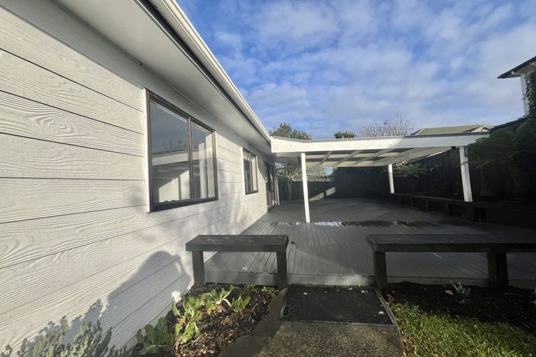 Photo of property in 1/13 Everglade Drive, Goodwood Heights, Auckland, 2105