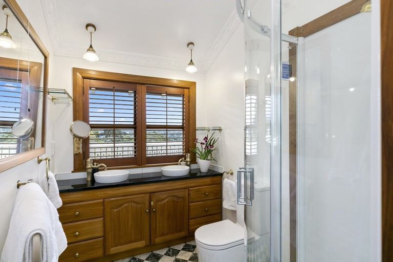 Photo of property in 46 Nicholson Road, Khandallah, Wellington, 6035