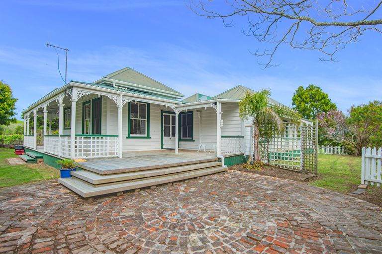 Photo of property in 243 Rosythe Road, Waipu, 0582