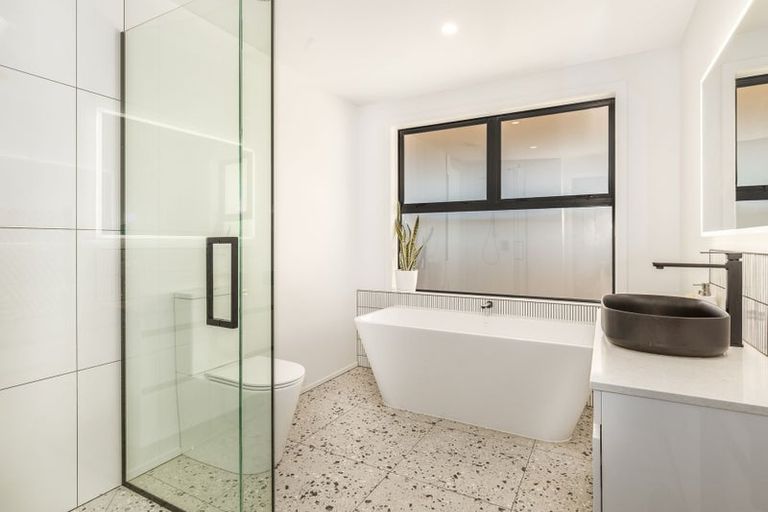 Photo of property in 94 Kotare Street, Waikanae, 5036