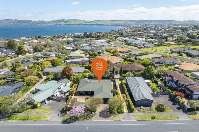Photo of property in 40 Arrowsmith Avenue, Waipahihi, Taupo, 3330